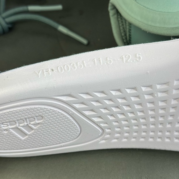 adidas Yeezy Quantum 'Hi-Res Coral' athletic sneaker shoes men’s size 12 - Picture 8 of 10